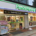 ファミリーマート＋薬ヒグチ淡路町店